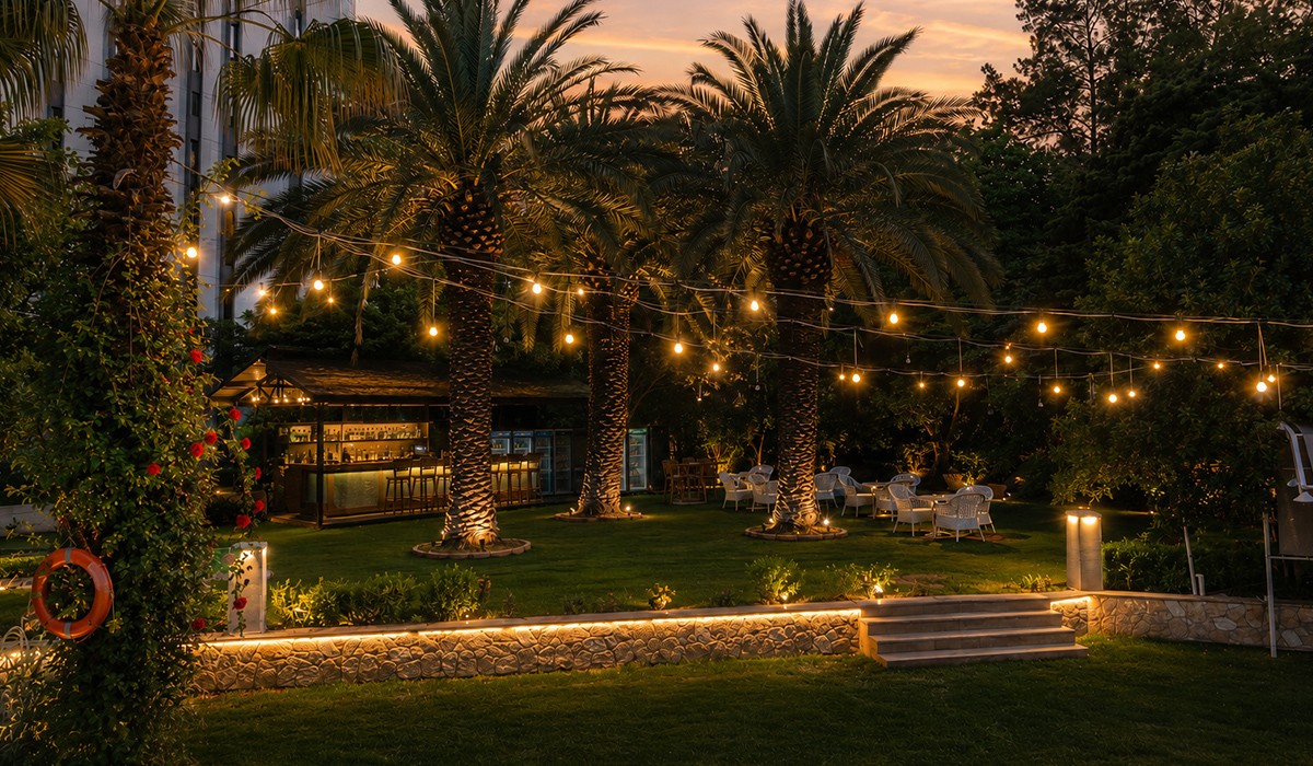 Palm Bar
